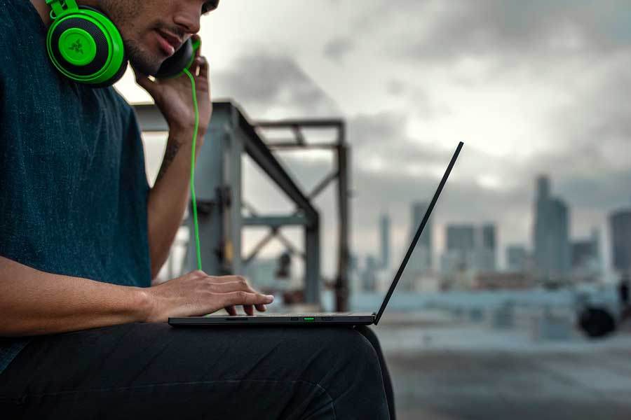 Razer-Blade-15-port Razer-Blade-15-port