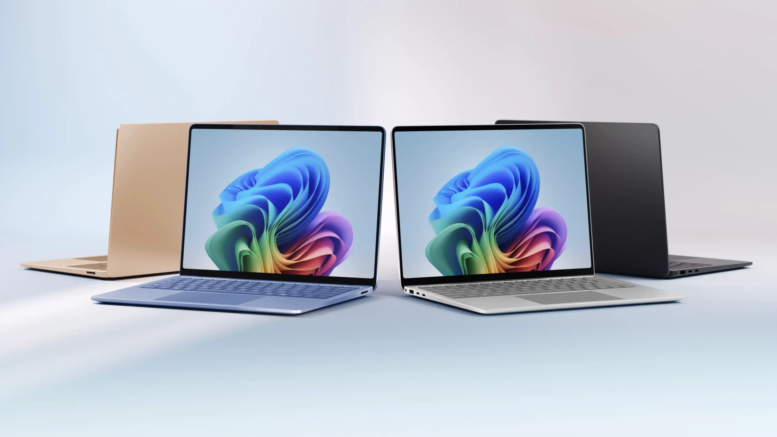 نمایشگر مایکروسافت سرفیس لپ تاپ 7 با پردازنده X Elite