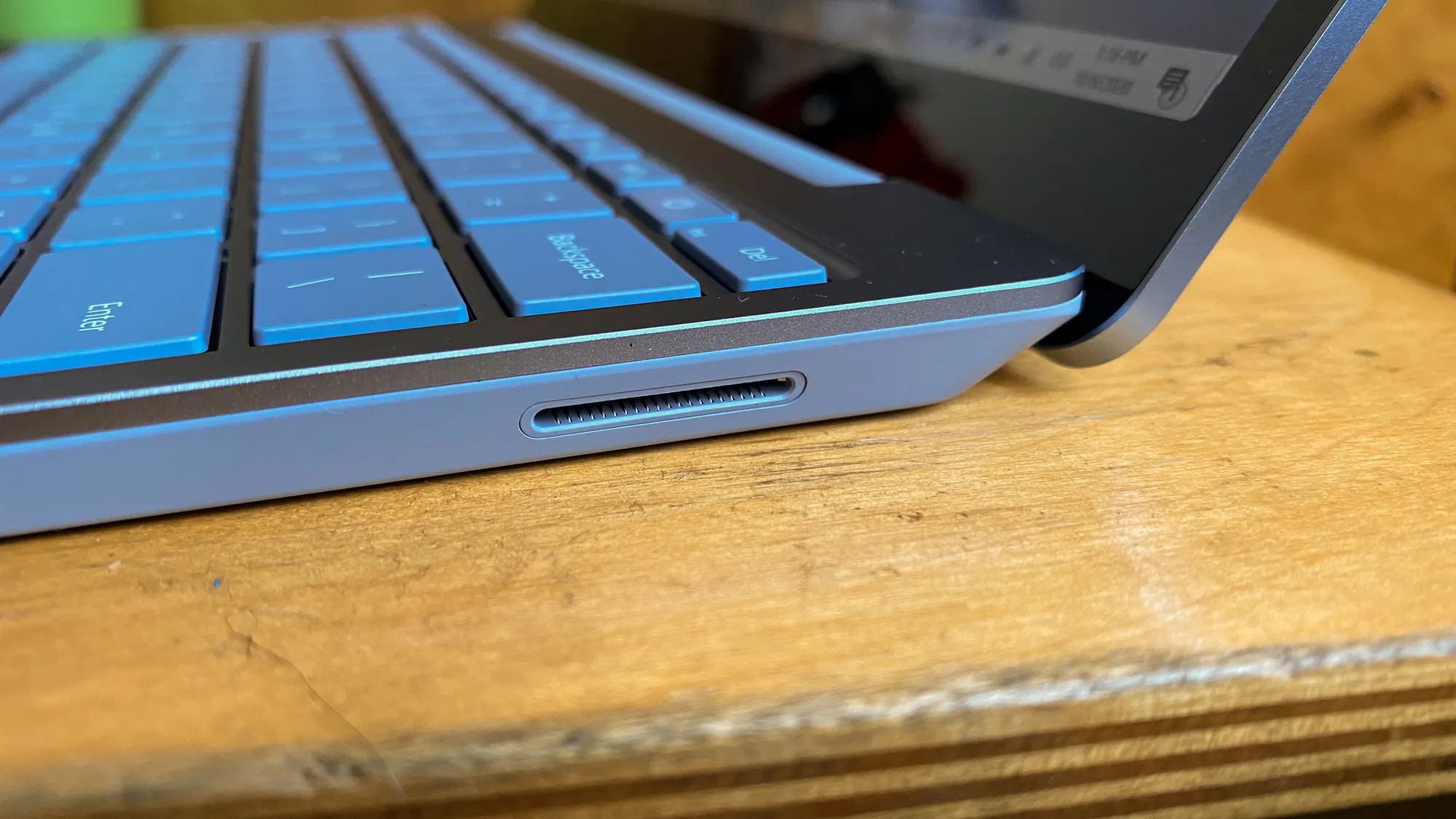 پورت جانبی مایکروسافت سرفیس لپ تاپ گو با پردازنده core i5