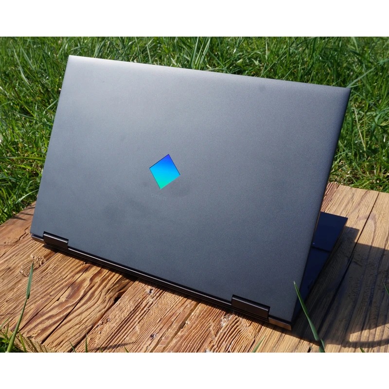 طراحی پشتی لپ تاپ اچ پی اومن 16 با پردازنده core u9