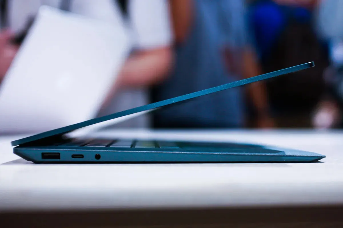 طراحی مایکروسافت سرفیس لپ تاپ 3 با پردازنده core i5